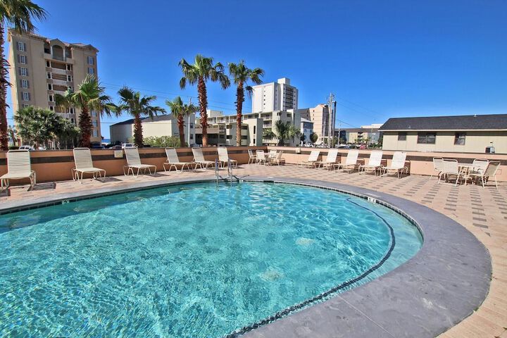Pool 15 of 106