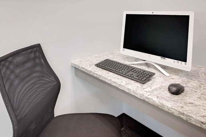 Business Center 28 of 29
