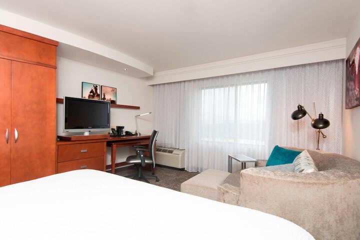 Room 13 of 34