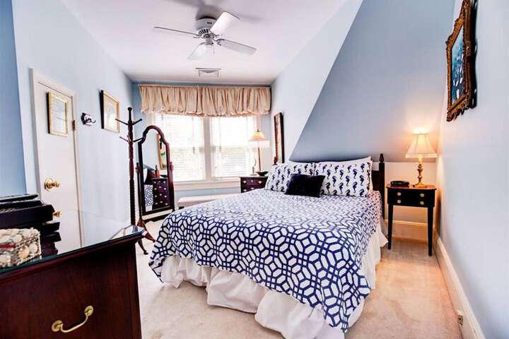 Room 28 of 191