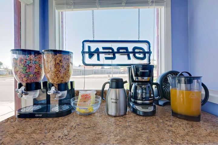 Breakfast/Coffee Service 15 of 15