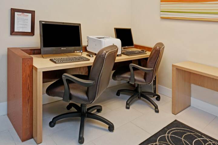 Business Center 44 of 44