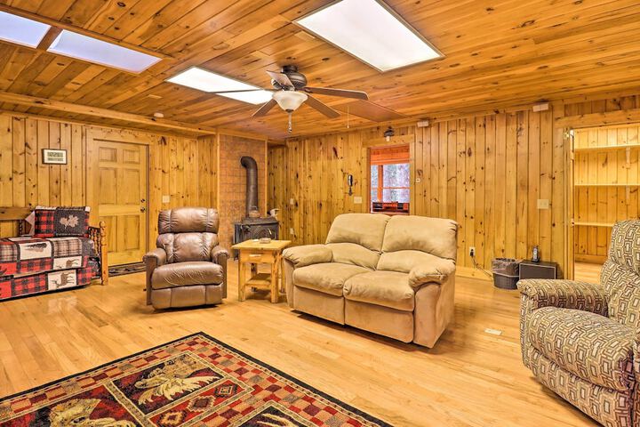 Breathtaking Mountain Views: Cullowhee Cabin!