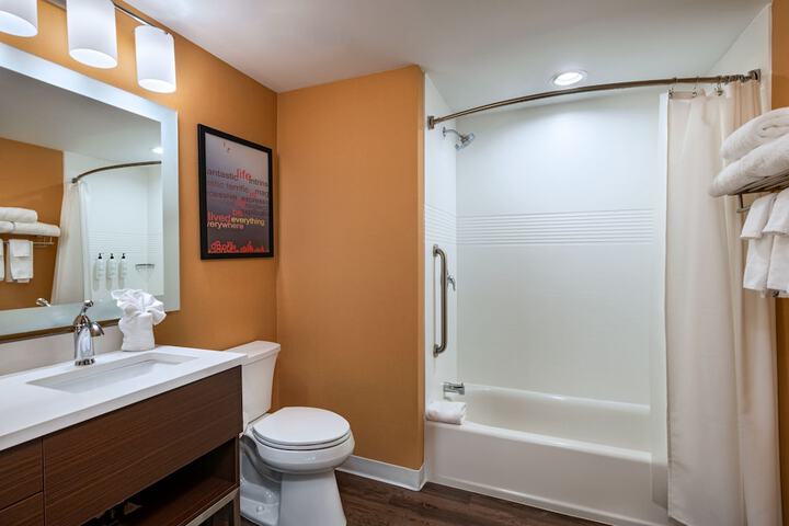 Room 12 of 25