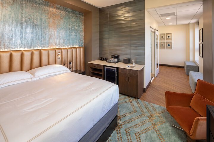 Room 47 of 80