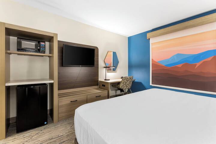 Holiday Inn Express Hotel & Suites Belgrade by IHG