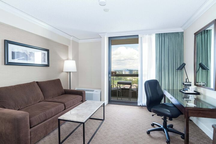 Sandman Signature Vancouver Airport Hotel & Resort