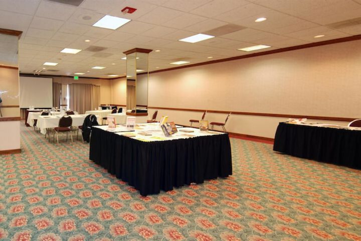Oakland Airport Executive Hotel