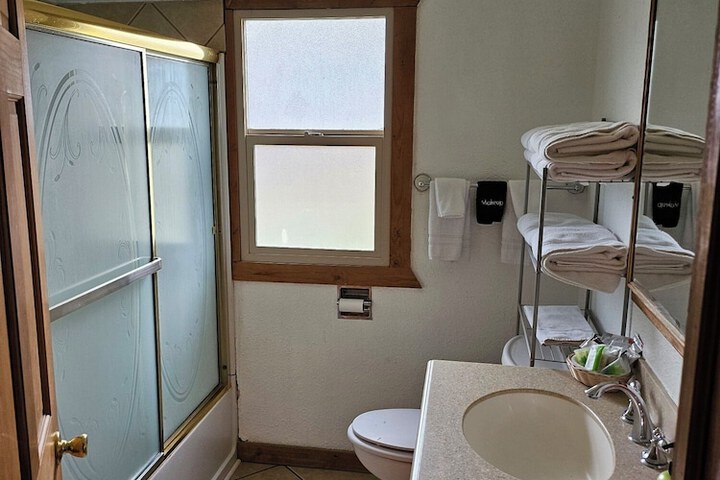 Room 14 of 34