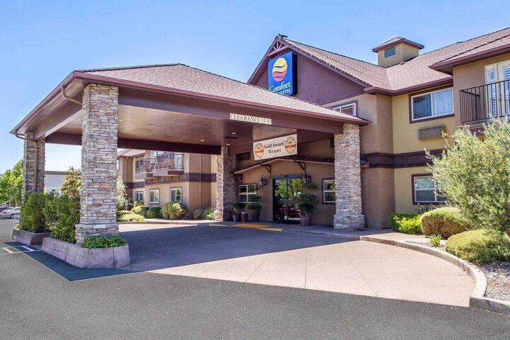 Hotel 2 of 81