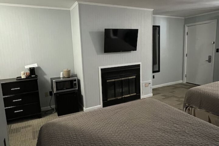 Room 17 of 24