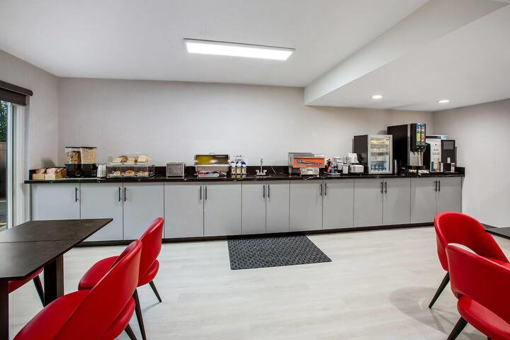 Ramada by Wyndham Kingston