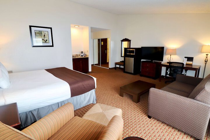 Room 10 of 20