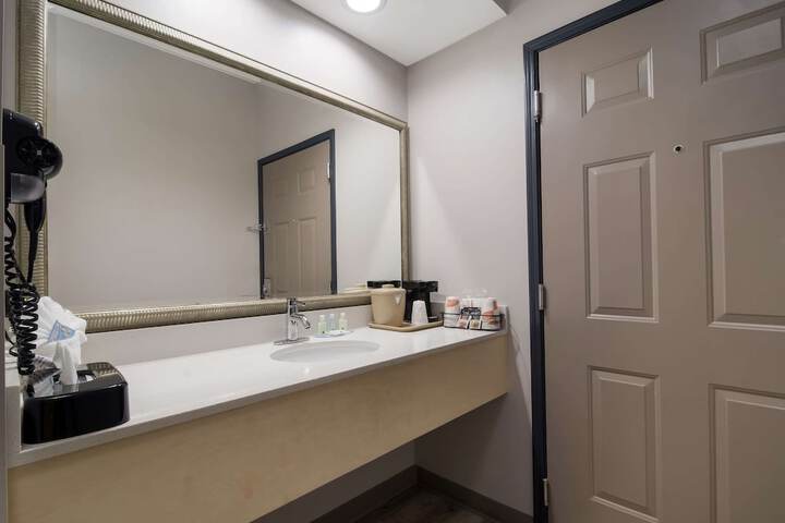 Room 16 of 30