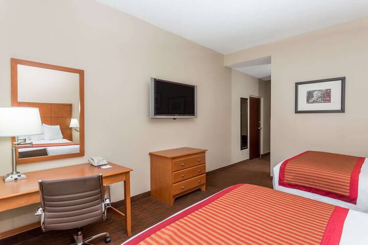 Room 13 of 19