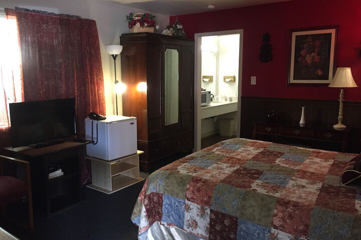 Holiday Lodge