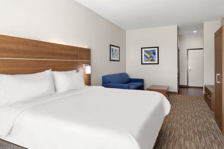 Room 15 of 35