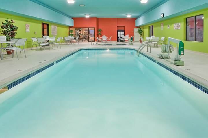 Pool 6 of 43
