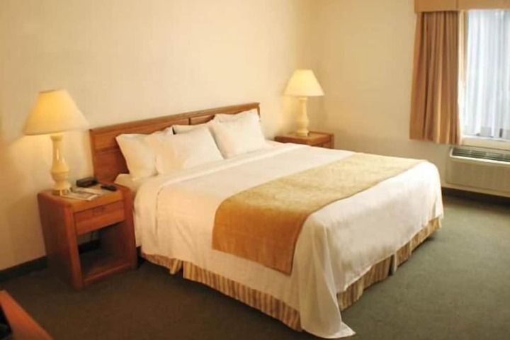 Rosemont Suites