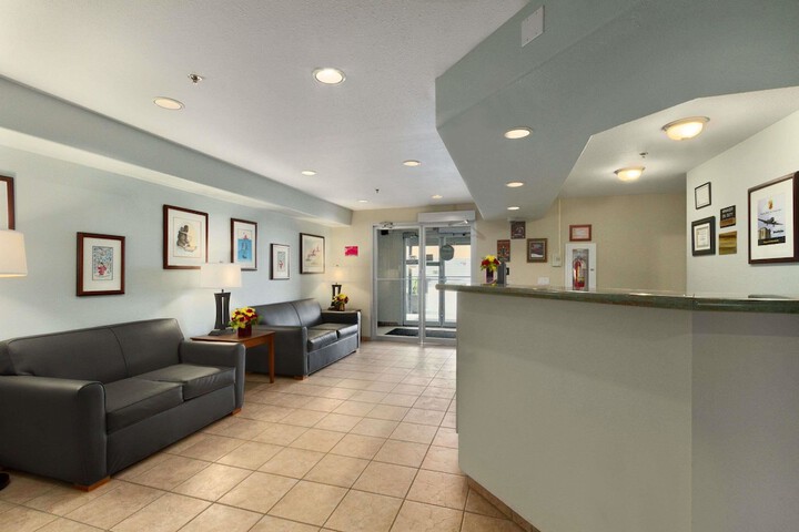 Super 8 by Wyndham Yellowknife
