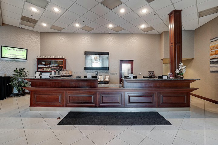 DoubleTree by Hilton Hotel Bloomington