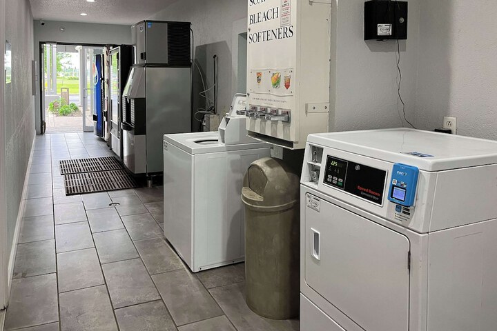 Motel 6 Lafayette IN