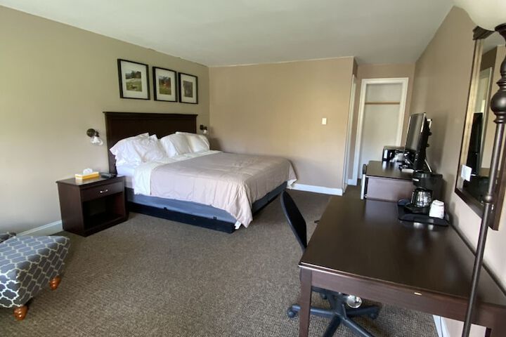 Room 33 of 51
