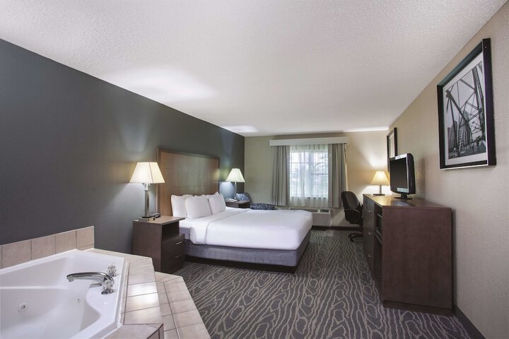 Room 11 of 27