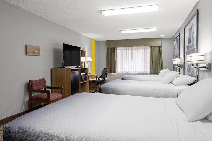 Super 8 by Wyndham Baker City