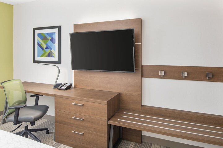 Room 19 of 33