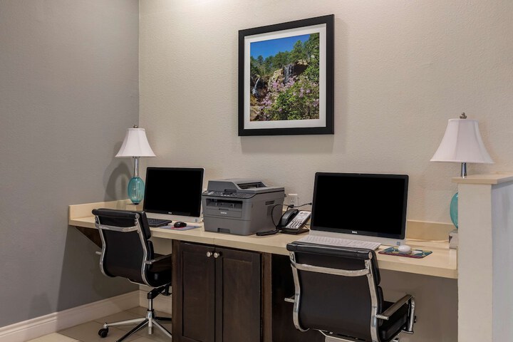 Business Center 30 of 30