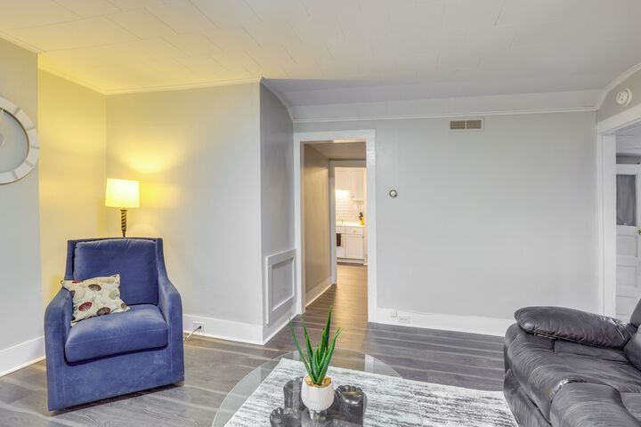 Pet-friendly Auburn Apartment w / Balcony!