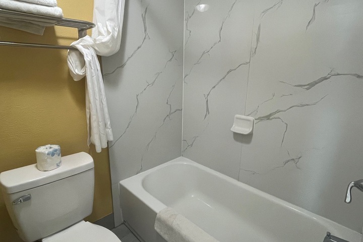 Room 15 of 23