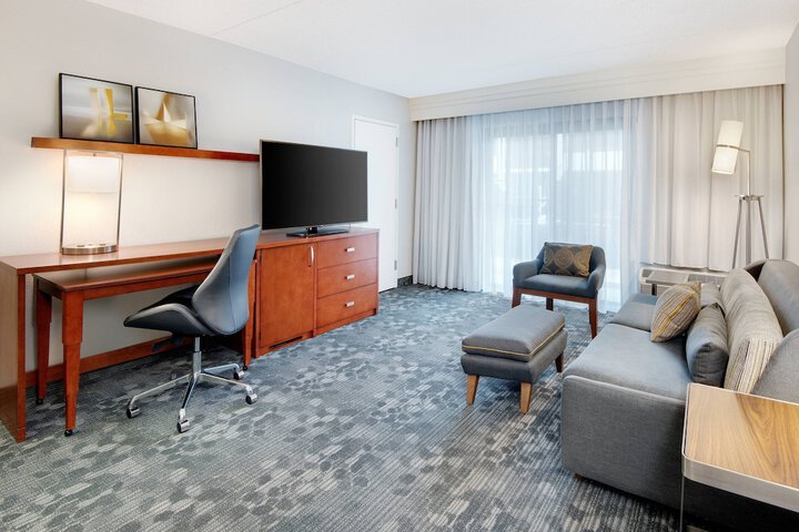 Room 13 of 27