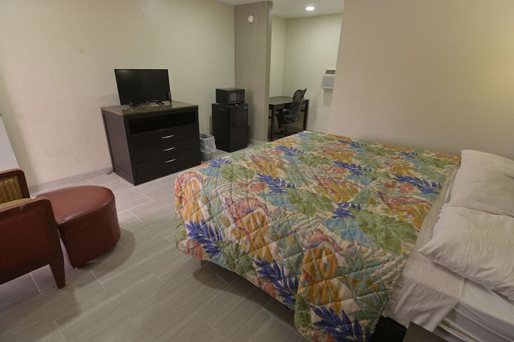 Room 13 of 17