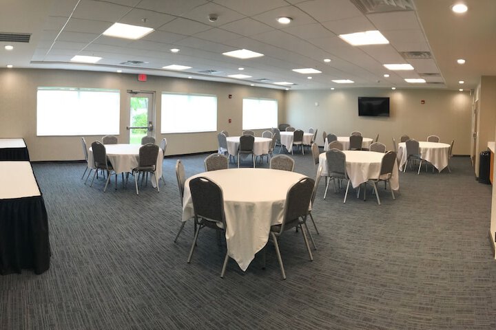 Holiday Inn Express and Suites Portage by IHG