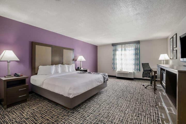 Room 15 of 30