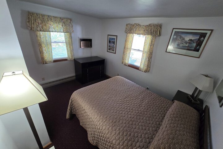 Lake View Motel