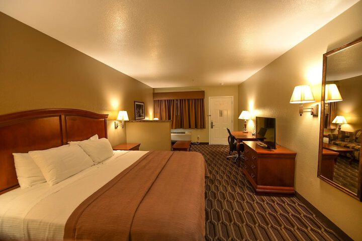 Room 13 of 30