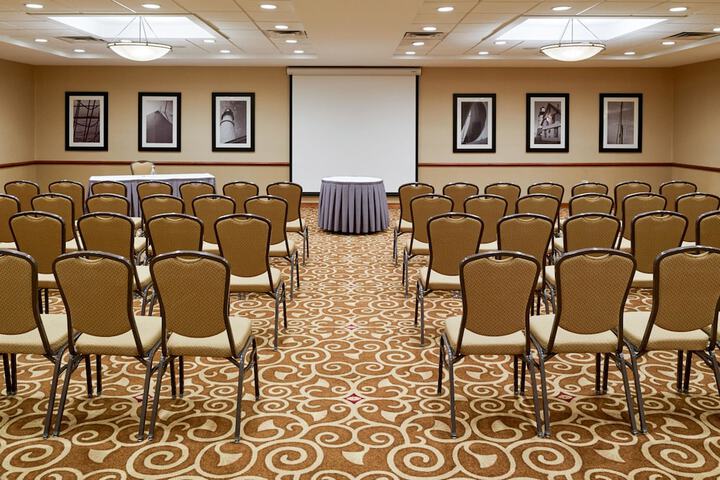 Clarion Hotel Portland Airport ME