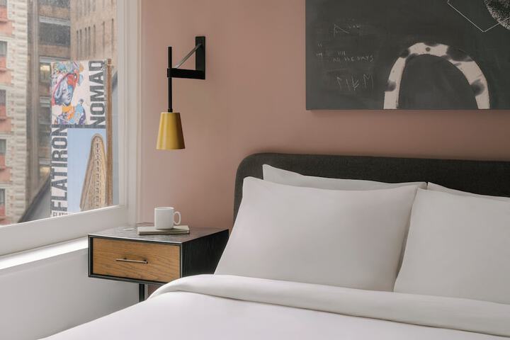 Room 28 of 61