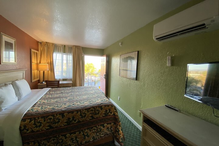 Room 54 of 78