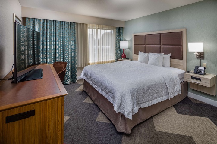 Room 35 of 60