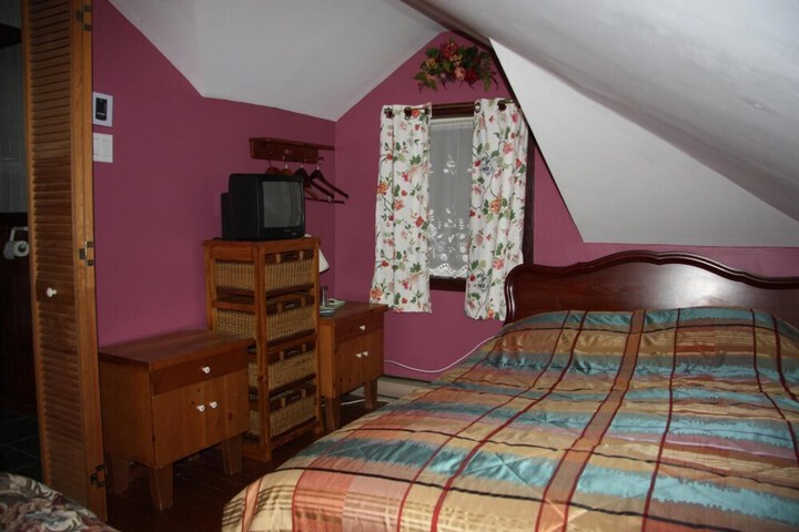 Room 11 of 19