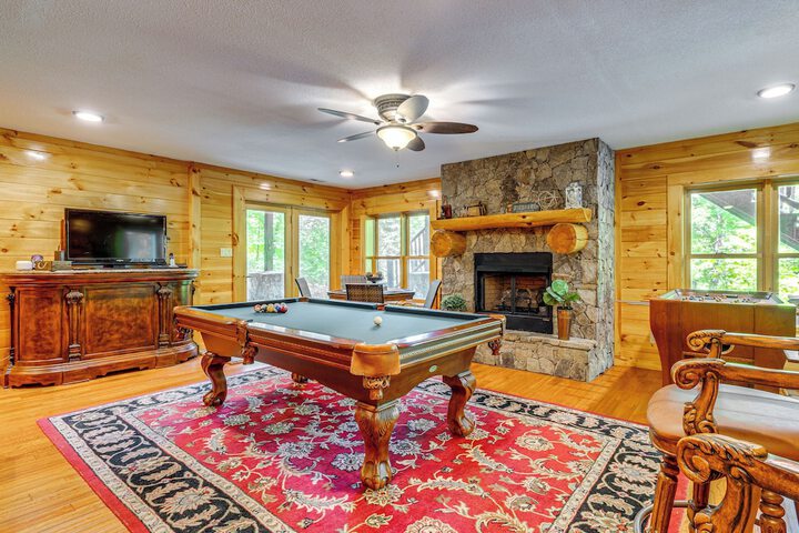 Hike Fish & Golf: Burnsville Retreat w / Deck!