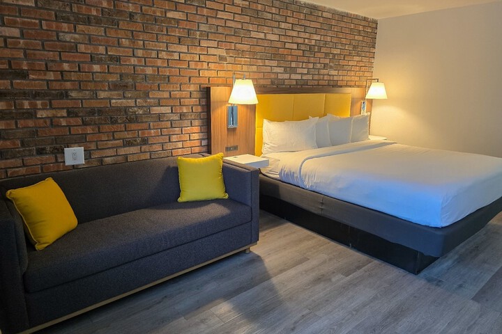 Penn Lodge Hotel & Suites