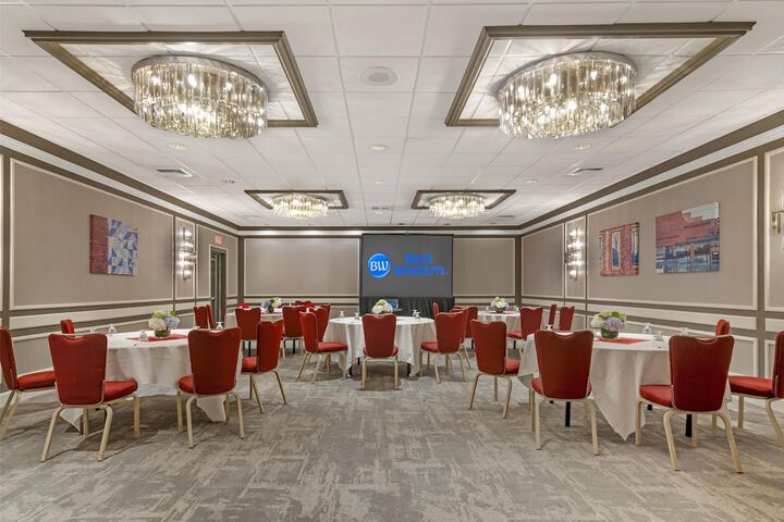 Best Western Royal Plaza Hotel & Trade Center