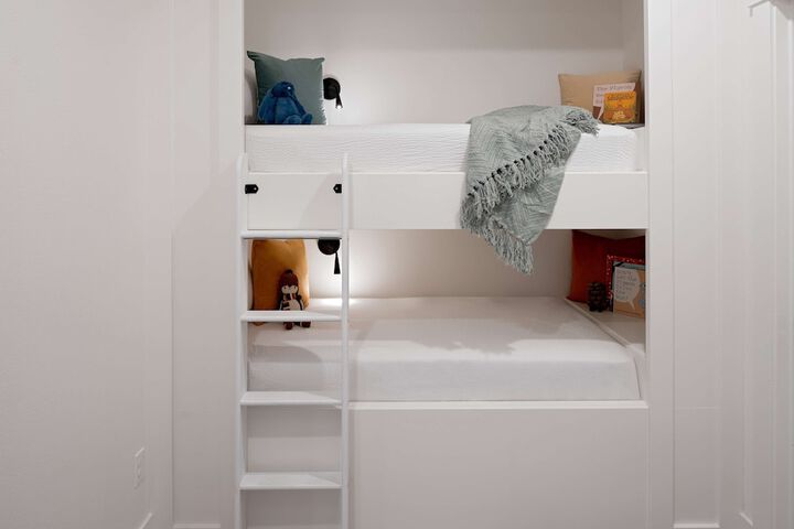 Room 27 of 69