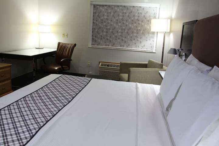 Room 9 of 35