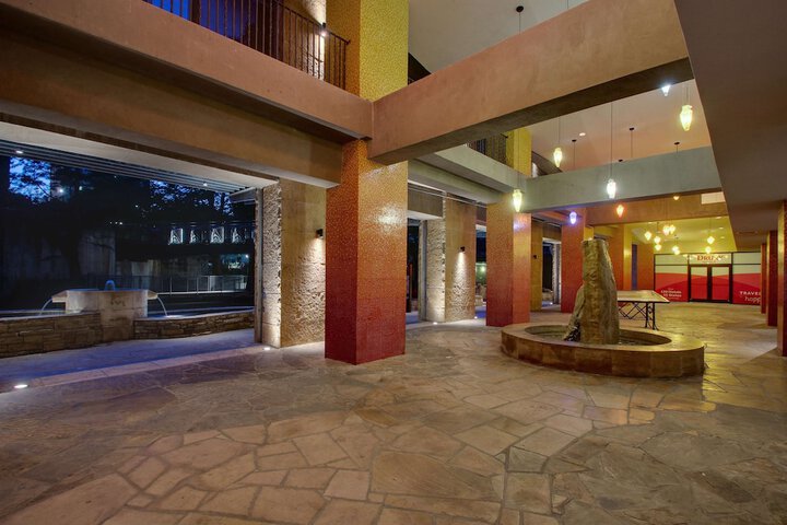 Hotel 8 of 168